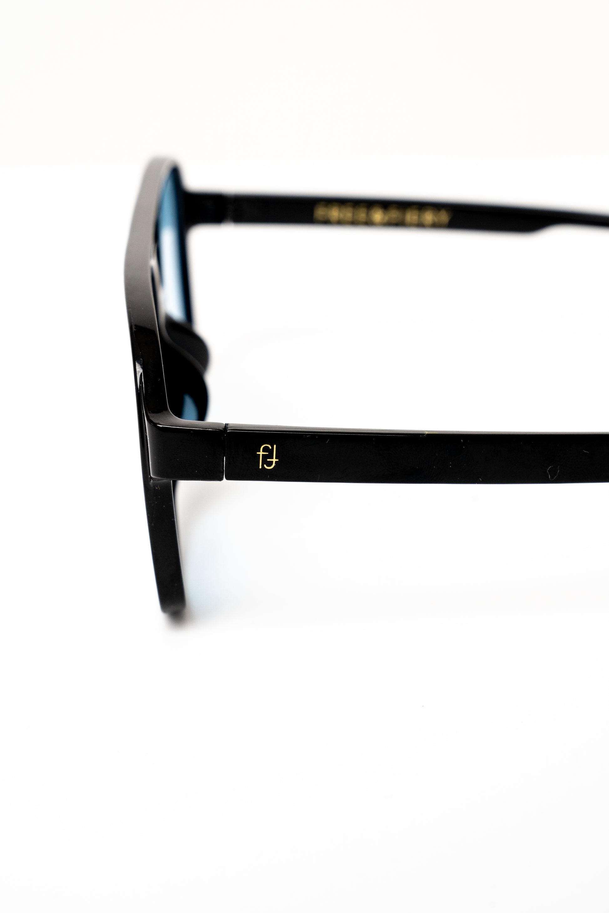 The visionary- Blue image 3