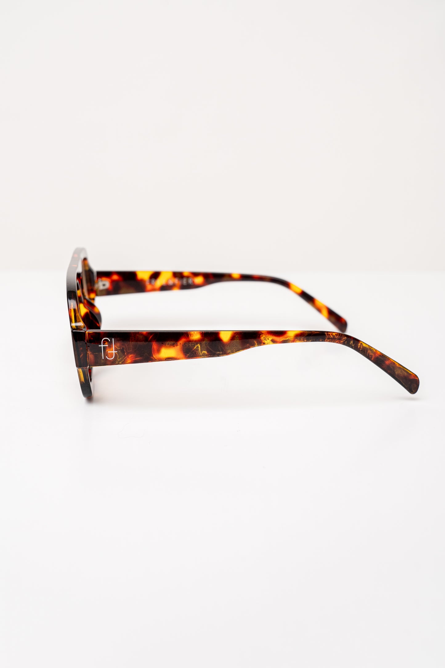 Confidence Seeker-Light brown lens image 6
