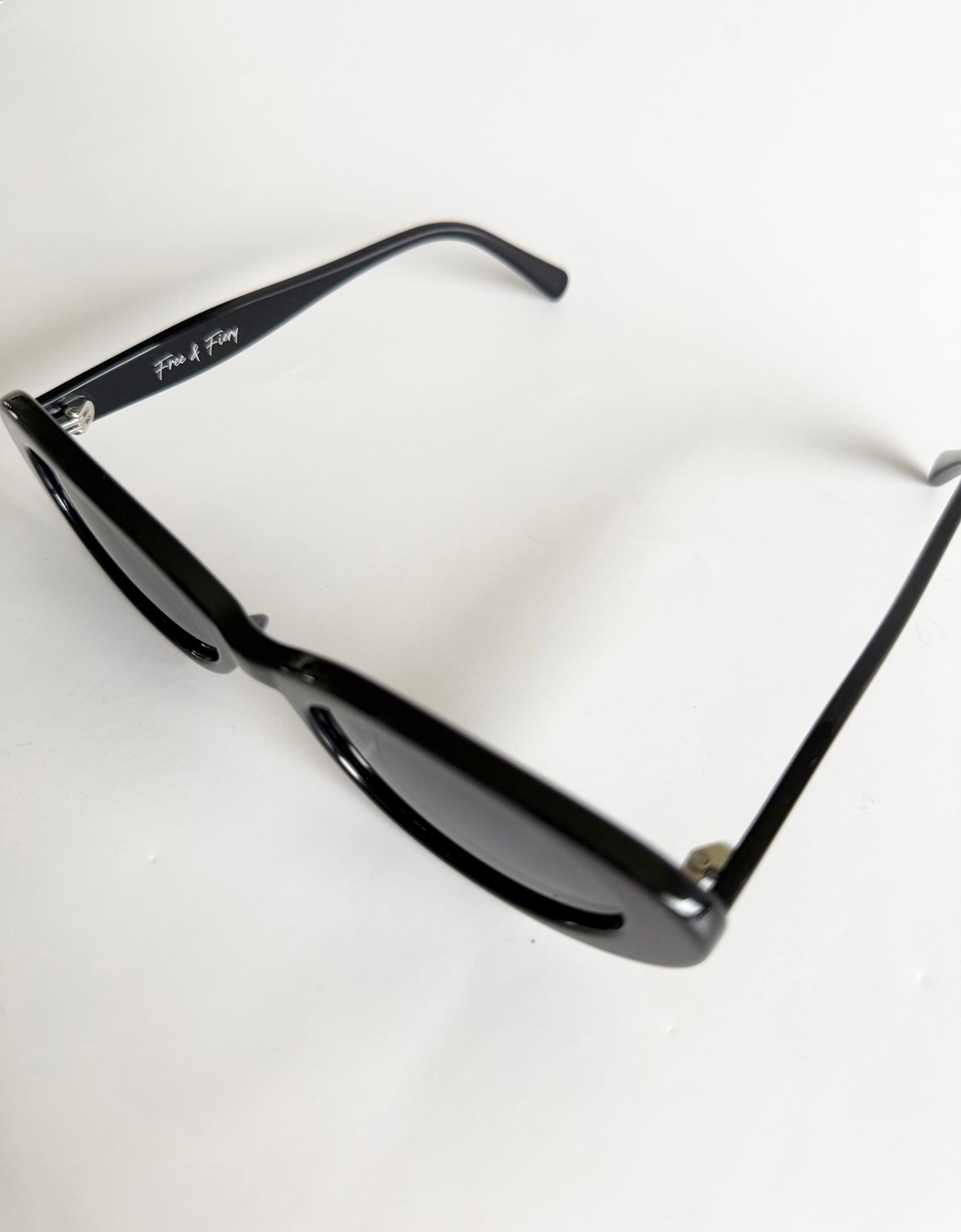 IT GIRL Frames