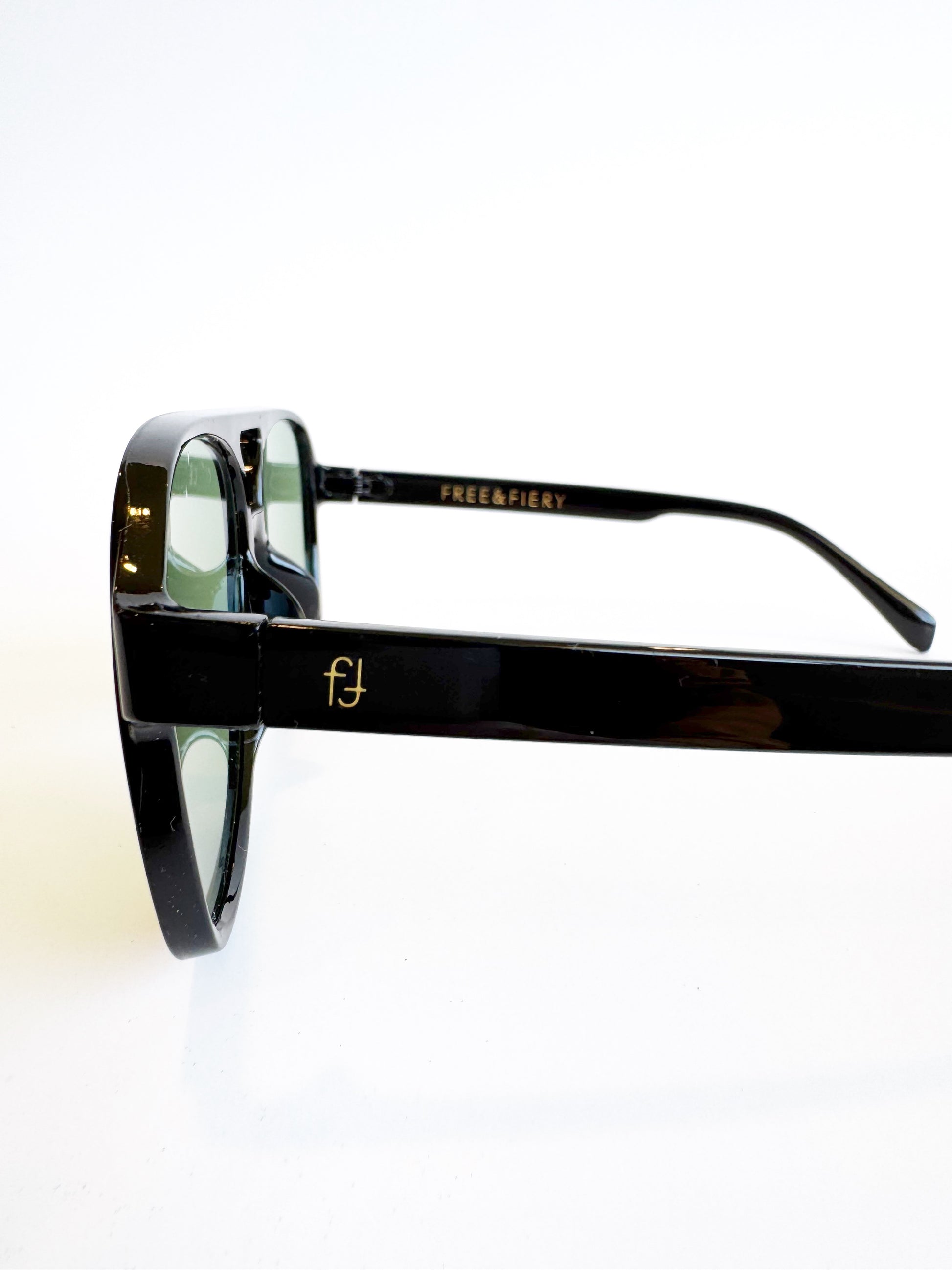 The visionary-green  image 3