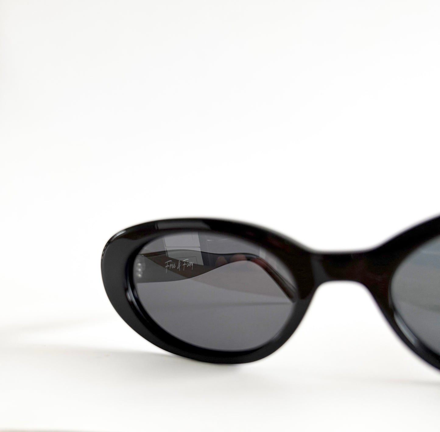 IT GIRL Frames