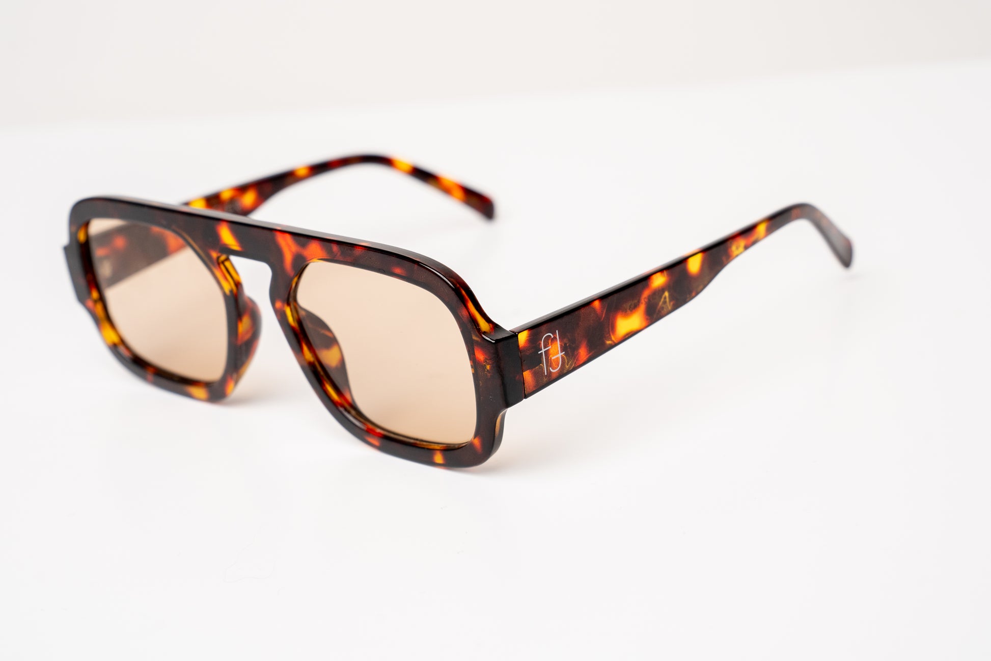 Confidence Seeker-Light brown lens image 2