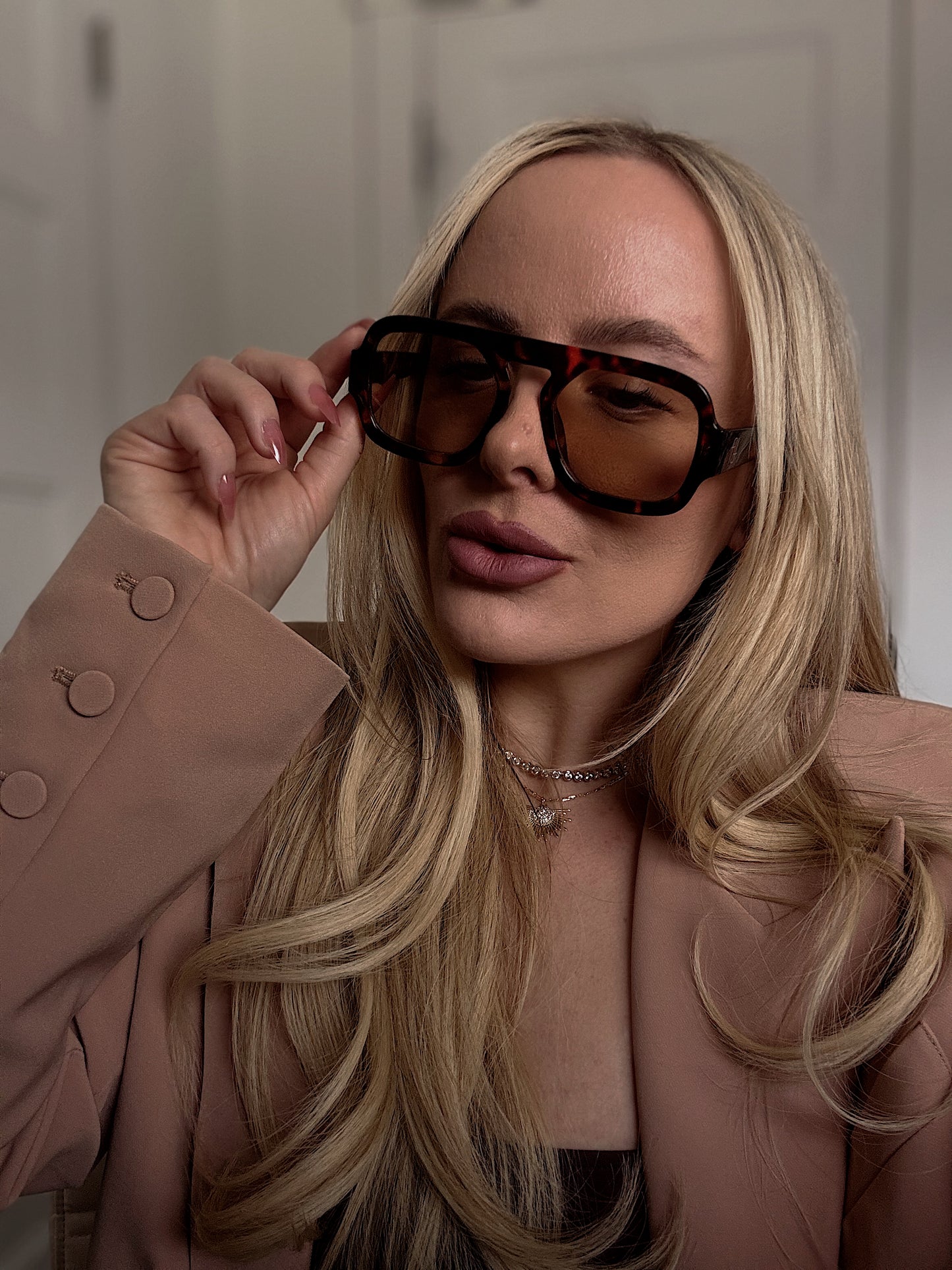 Confidence Seeker-Light brown lens image 1